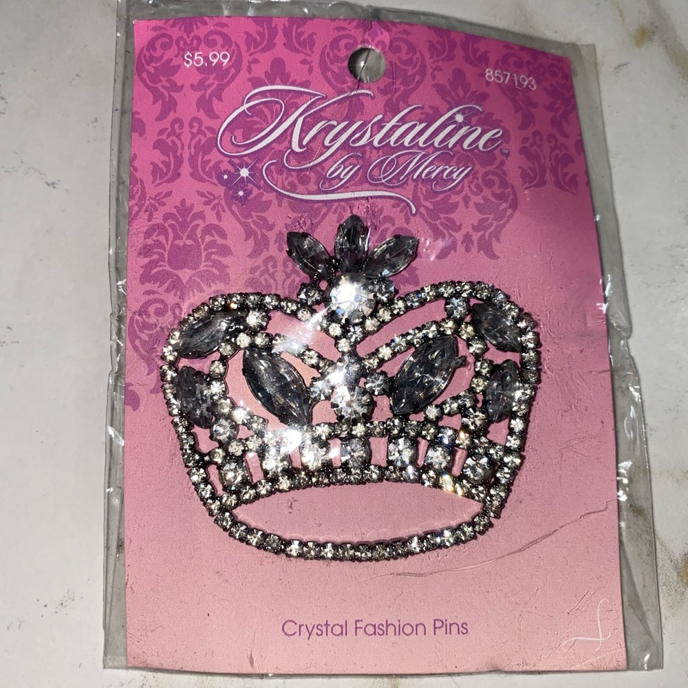 Crown pin